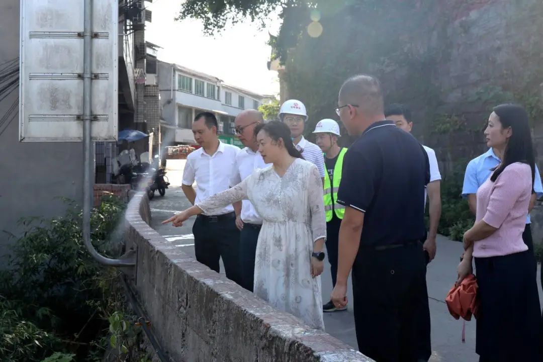 【區(qū)縣委書記抓環(huán)?！魁堮R潭區(qū)委書記涂曲平：壓緊壓實生態(tài)環(huán)保責任 扎實推進治理措施落地見效