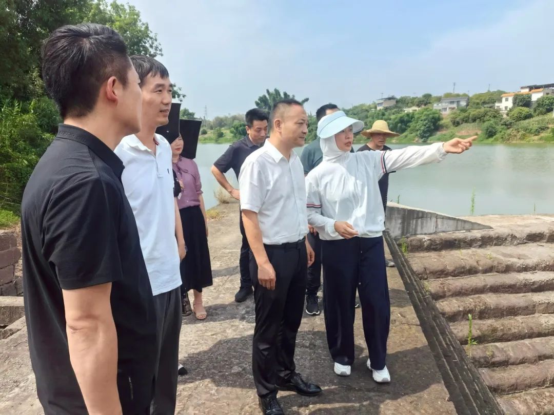 瀘州市生態(tài)環(huán)境局牽頭開展瀨溪河巡河并召開水質(zhì)提升攻堅(jiān)工作會(huì)